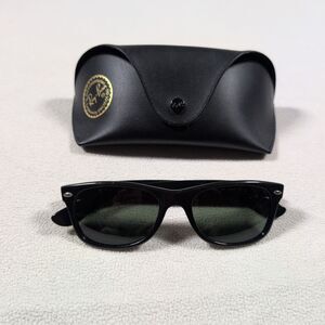 Ray-Ban RB2132 901 New Wayfarer Sunglasses 52mm Black Made in Italy